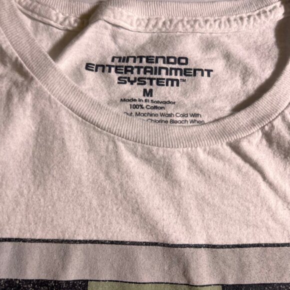 Nintendo NES‎ Adult Medium Nintendo Entertainment System Controller Shirt (K) - Picture 4 of 6